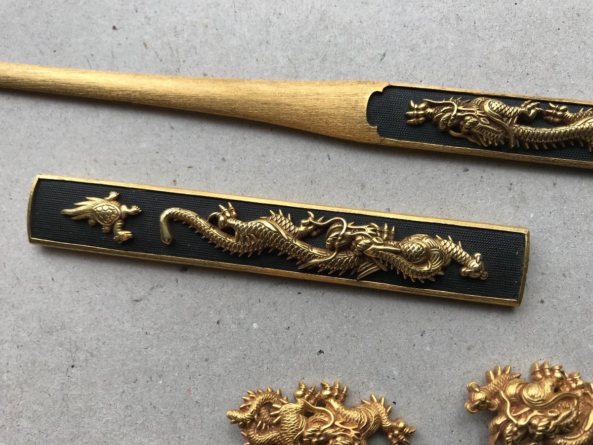 Beautiful Set Of Kozuka, Kogai And Menuki In Solid Gold For Japanese Sword-photo-2