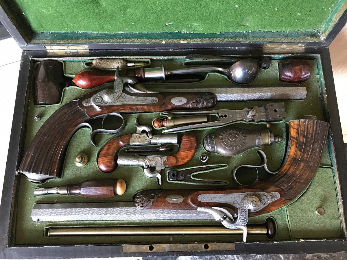 Case Set Of 4 Dueling And Pocket Percussion Pistols, Signed Chaubet In Bordeaux