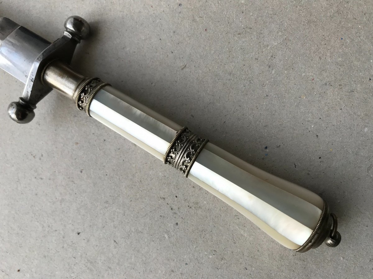 Large Stiletto Dagger Mother Of Pearl With Flaming Blade-photo-2