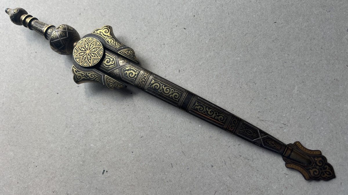 Tolede Dagger In The Moorish Style With Gold Damascened Details
