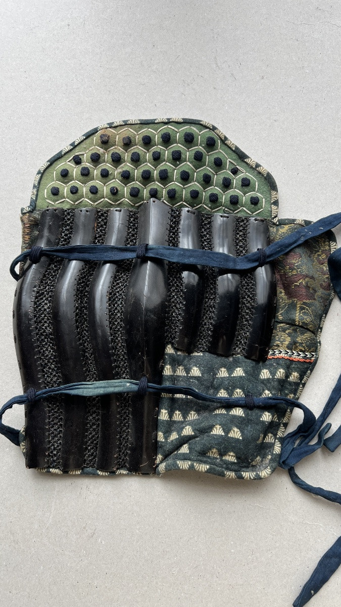 suneate pour armure de samurai-photo-2