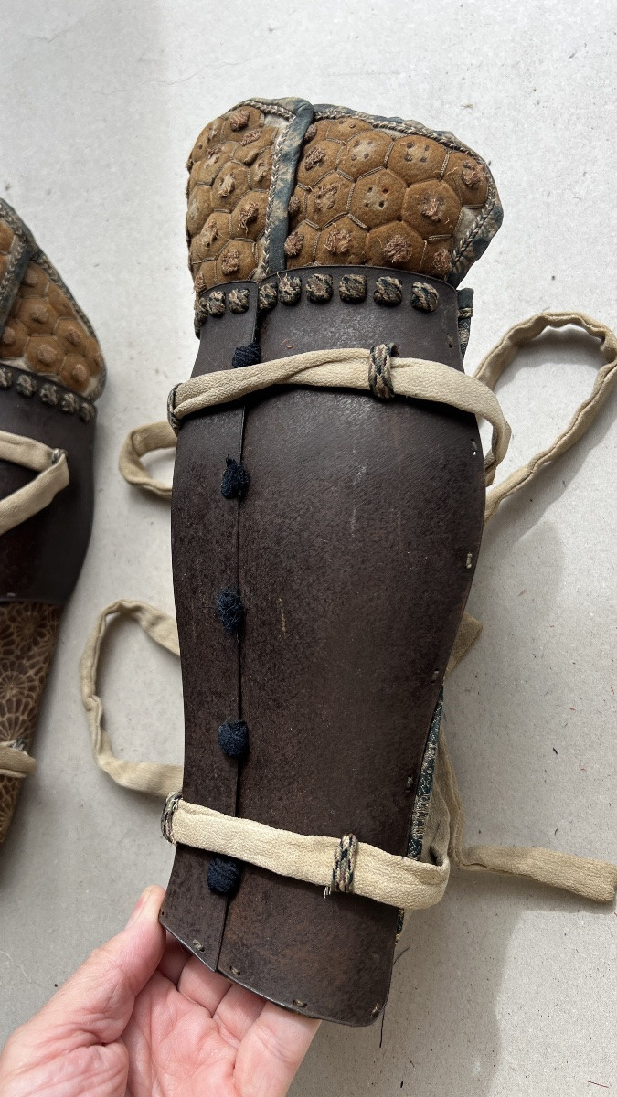 Suneate pour grande armure de samurai-photo-4