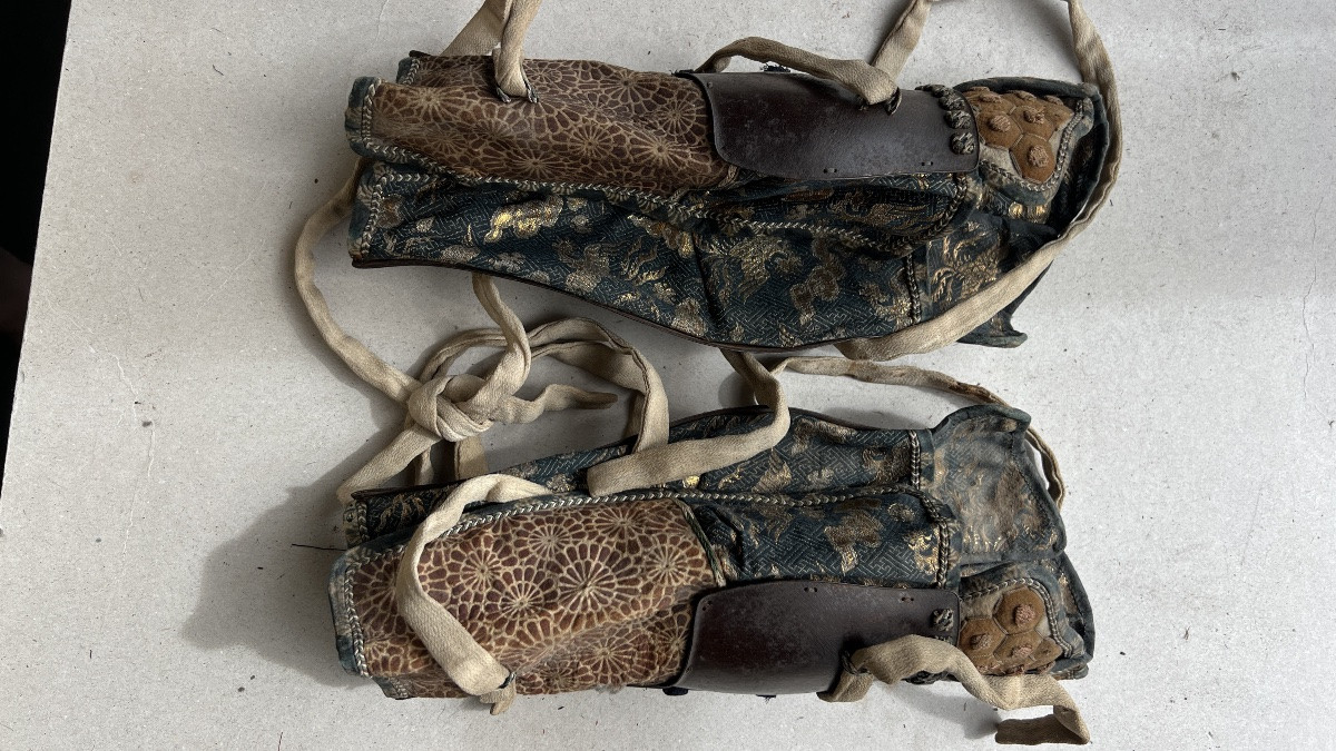 Suneate pour grande armure de samurai-photo-4