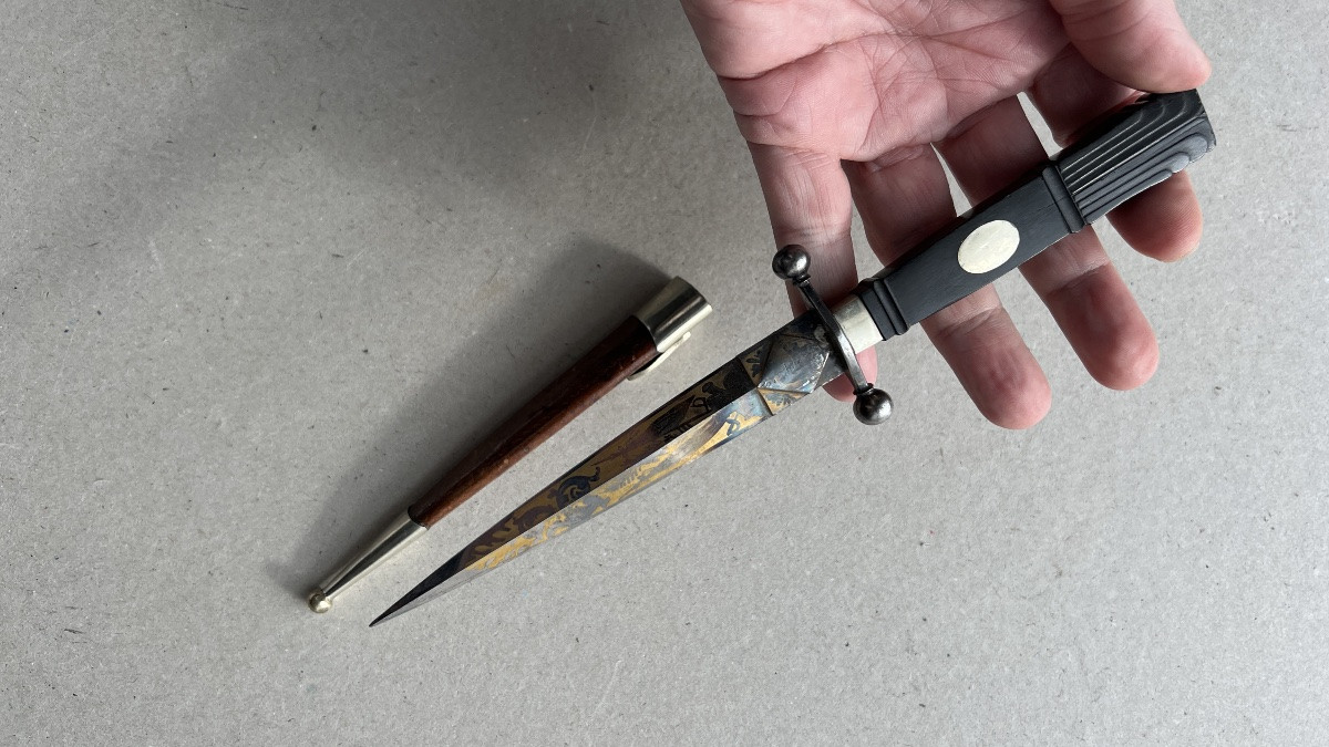 French Stiletto Dagger With Engraved Blade -photo-4