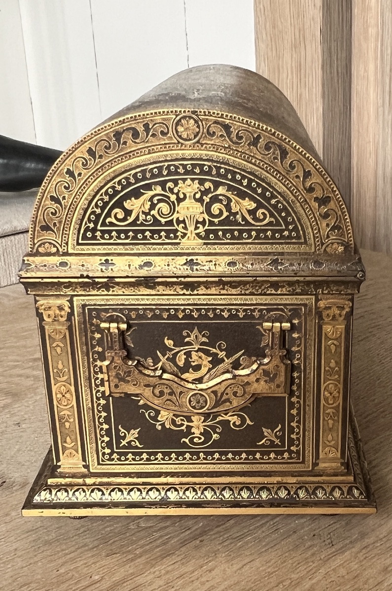 Large Toledo Damascene Iron Case Of Superior Quality-photo-1