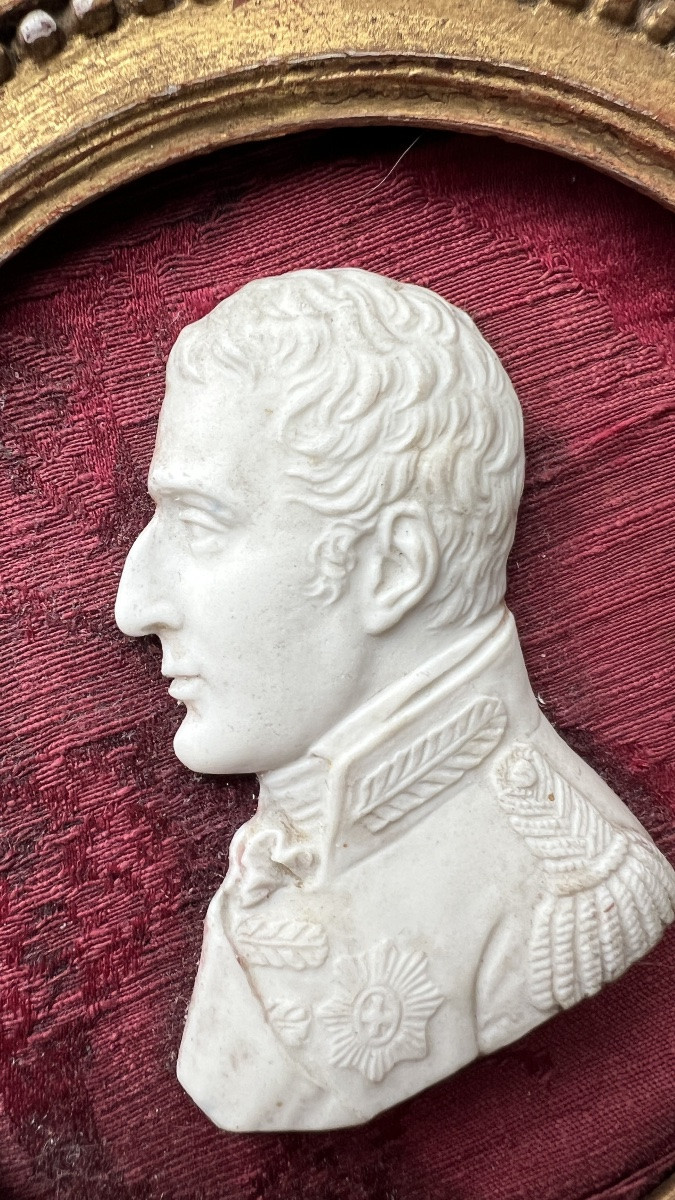 miniature de portret du Duc de  Wellington en biscuit-photo-3
