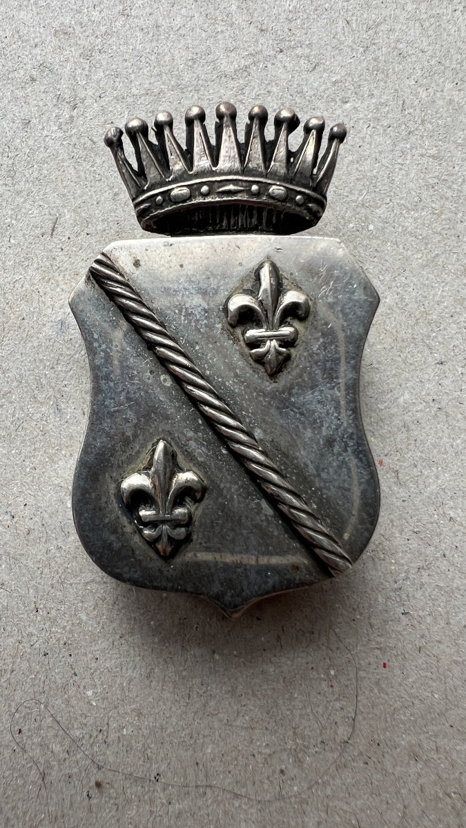petite boite a pilule en argent