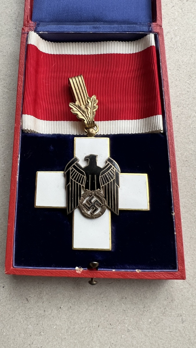 German Cased Medal Of The  Drk Or Social Service -photo-4