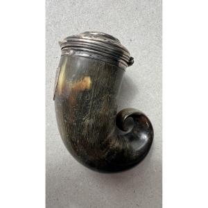 Petite tabatière en corne et argent