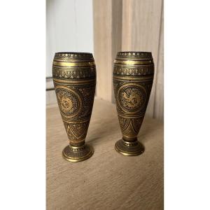 paire de vases en fer damasquiné de Tolède