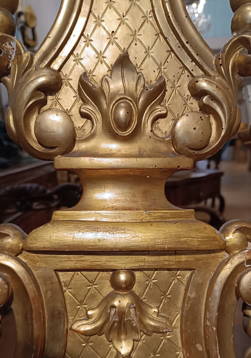 Mid 18th Century Pair Of Golden Wood Candlesticks-photo-2