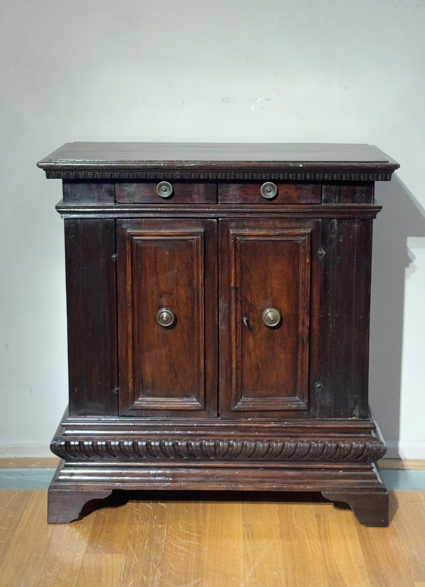 16th Century Renaissance Small Sideboard In Solid Walnut-photo-1