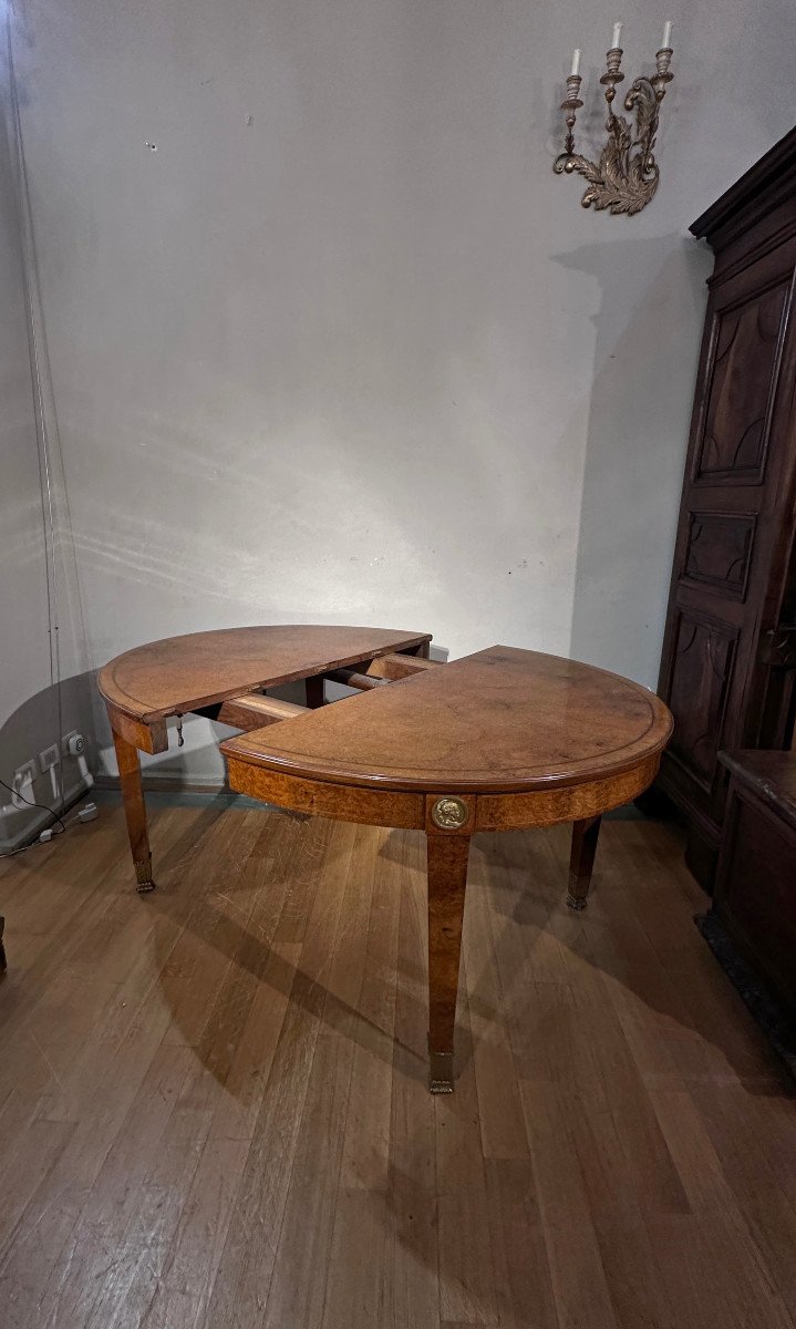 End Of The 19th Century Oval Table In Maple -photo-3