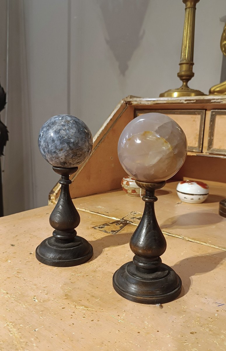 Early 19th Century Pair Of Quartz Spheres-photo-4