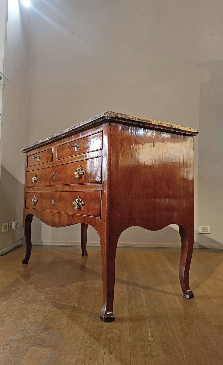 COMMODE EN MARBRE JAUNE SIENNESE DEUXIÈME MOITIÉ DU 18ème SIÈCLE-photo-2