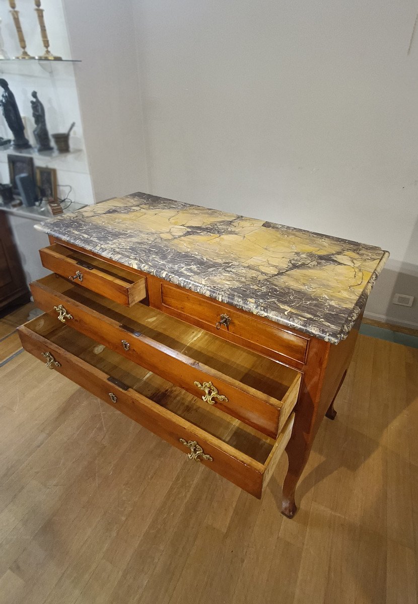 COMMODE EN MARBRE JAUNE SIENNESE DEUXIÈME MOITIÉ DU 18ème SIÈCLE-photo-2