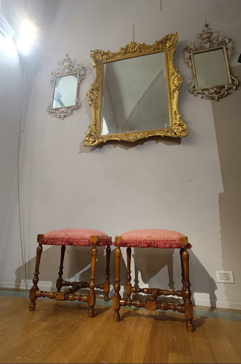 Late 17th Century Pair Of Walnut Stools -photo-6