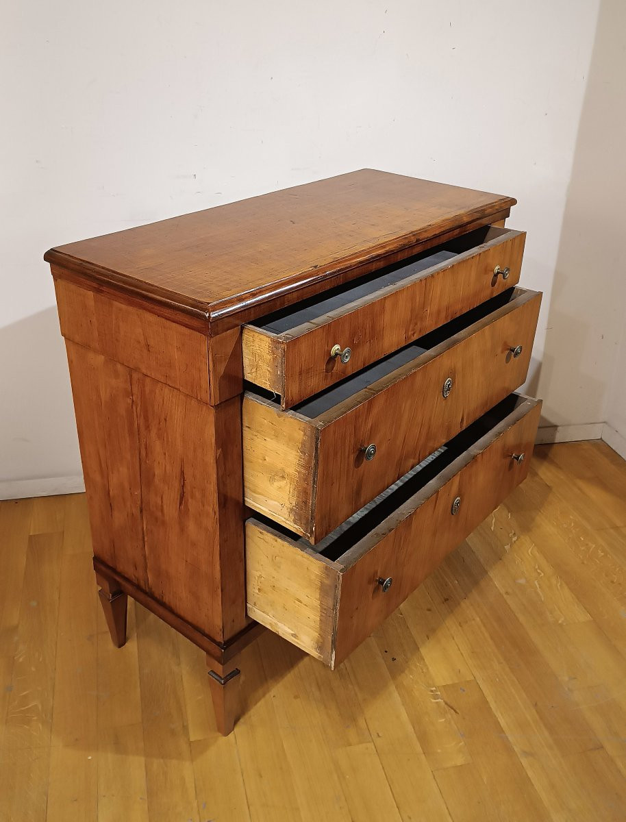Late 18th Century Tuscan Neoclassical Chest Of Drawers In Cherry-photo-2
