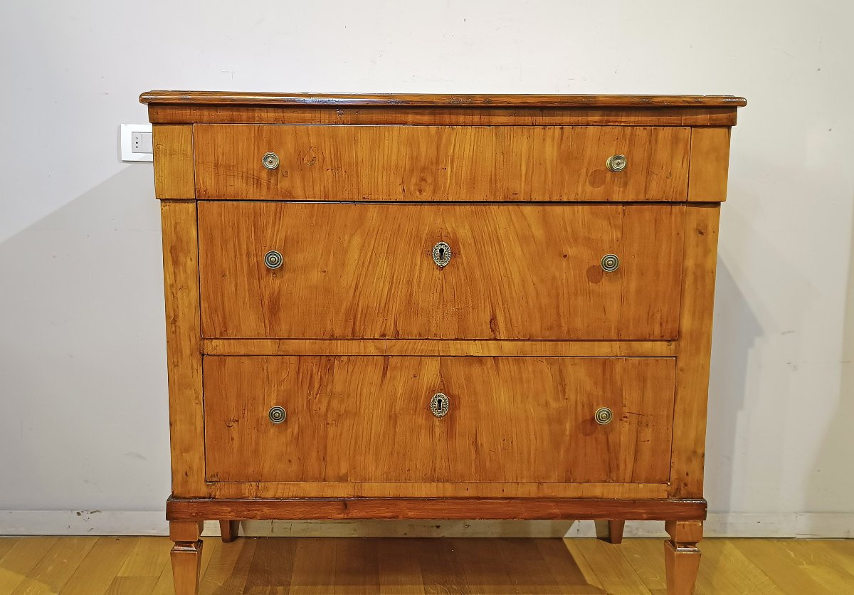 Late 18th Century Tuscan Neoclassical Chest Of Drawers In Cherry-photo-3