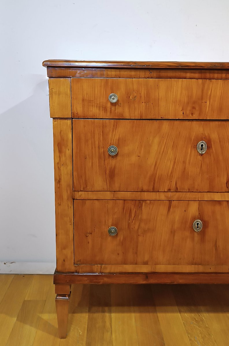 Late 18th Century Tuscan Neoclassical Chest Of Drawers In Cherry-photo-4