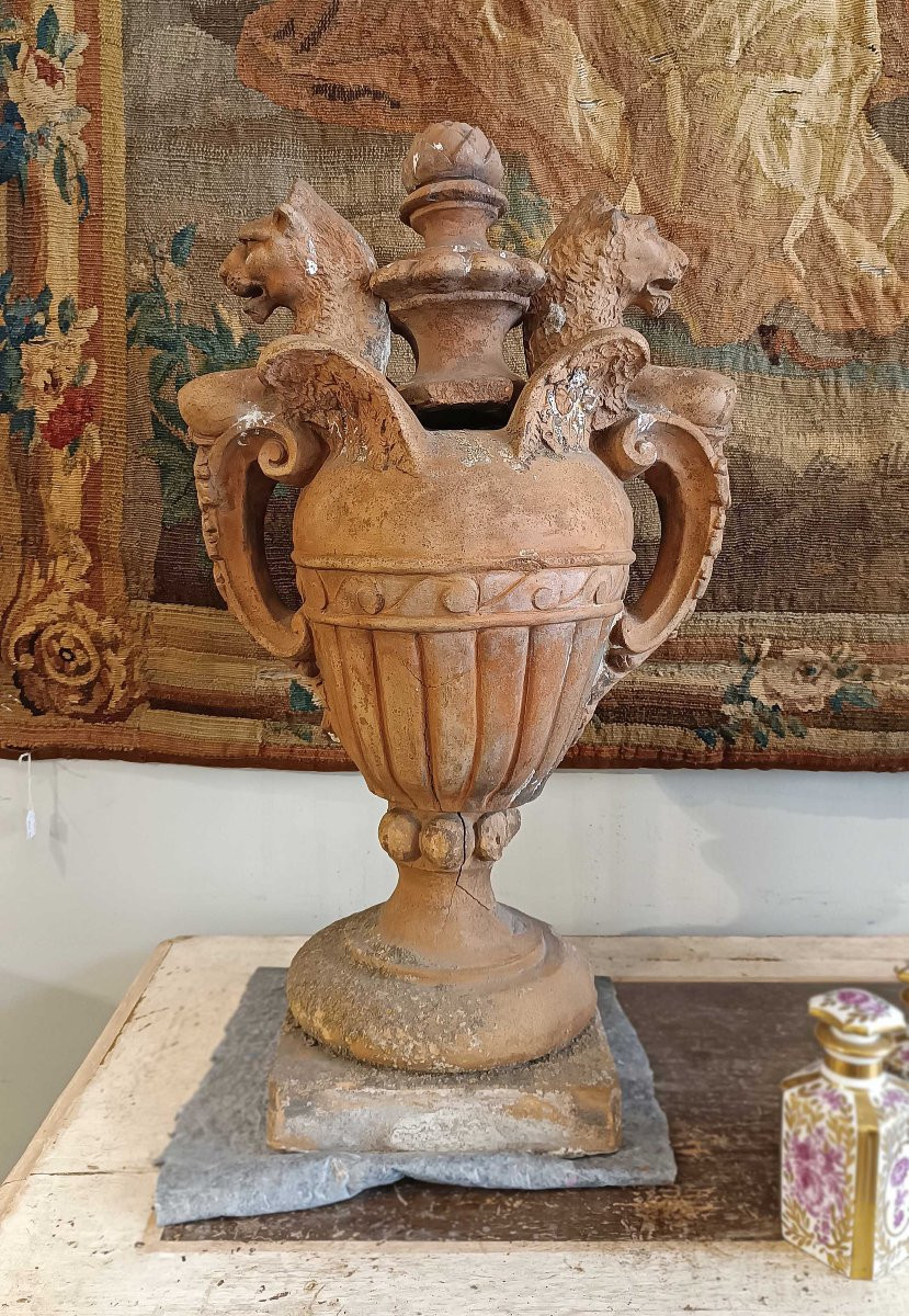 Late 18th Century Pair Of Neoclassical Terracotta Vases -photo-2
