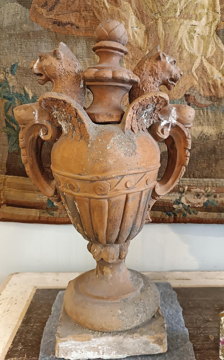 Late 18th Century Pair Of Neoclassical Terracotta Vases -photo-8