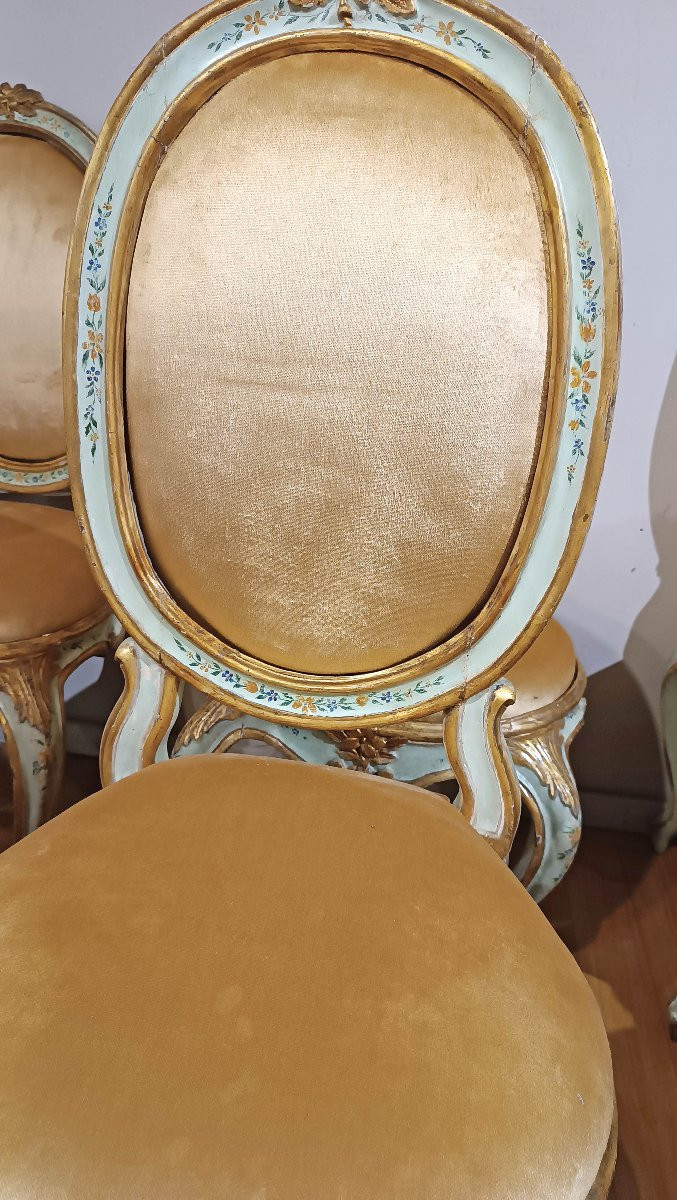 SIX CHAISES LOUIS XV EN BOIS LAQUÉ, PEINT ET DORÉ MILIEU DU 18ème SIÈCLE-photo-7