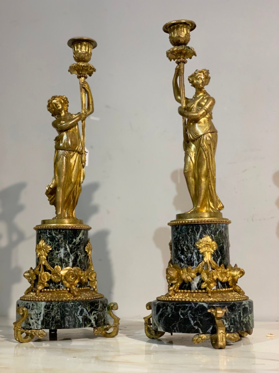 Mid 19th Century Pair Of Candelabra With Vestals -photo-2