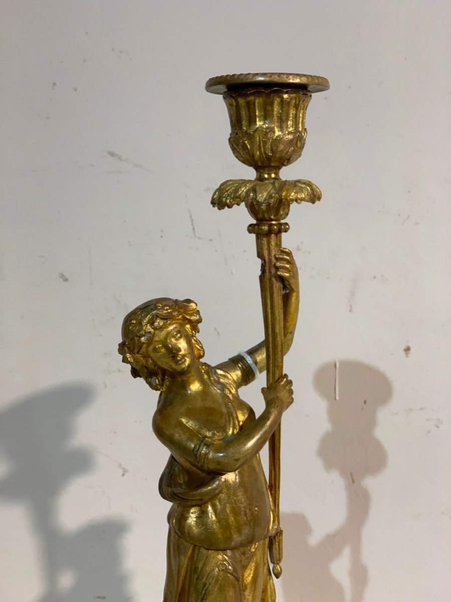Mid 19th Century Pair Of Candelabra With Vestals -photo-3