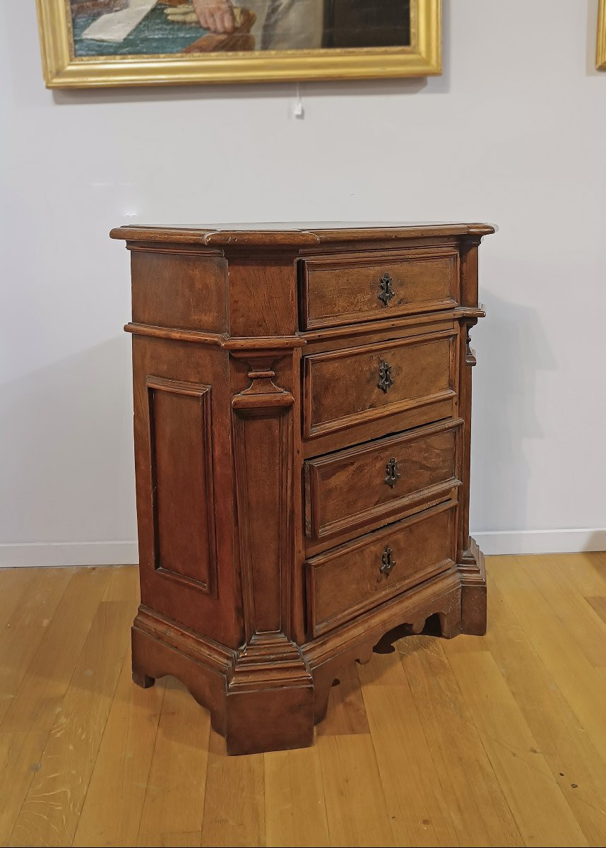 PETITE COMMODE EN NOYER DÉBUT DU 18ème SIÈCLE-photo-2
