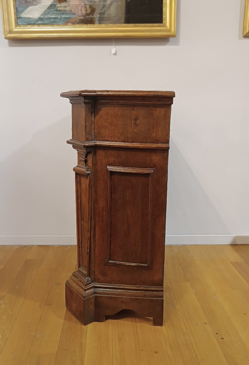 PETITE COMMODE EN NOYER DÉBUT DU 18ème SIÈCLE-photo-1