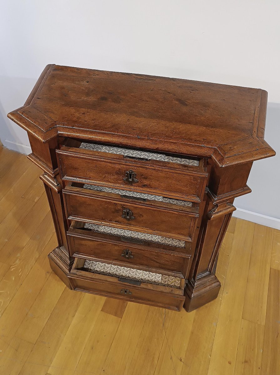 PETITE COMMODE EN NOYER DÉBUT DU 18ème SIÈCLE-photo-2