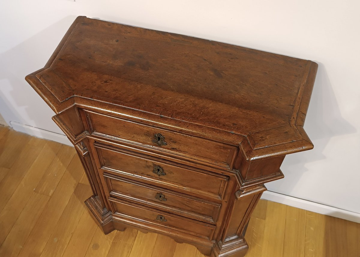 PETITE COMMODE EN NOYER DÉBUT DU 18ème SIÈCLE-photo-3