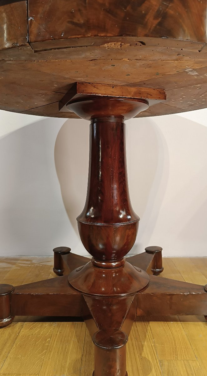 First Half Of The 19th Century Round Table In Mahogany -photo-3