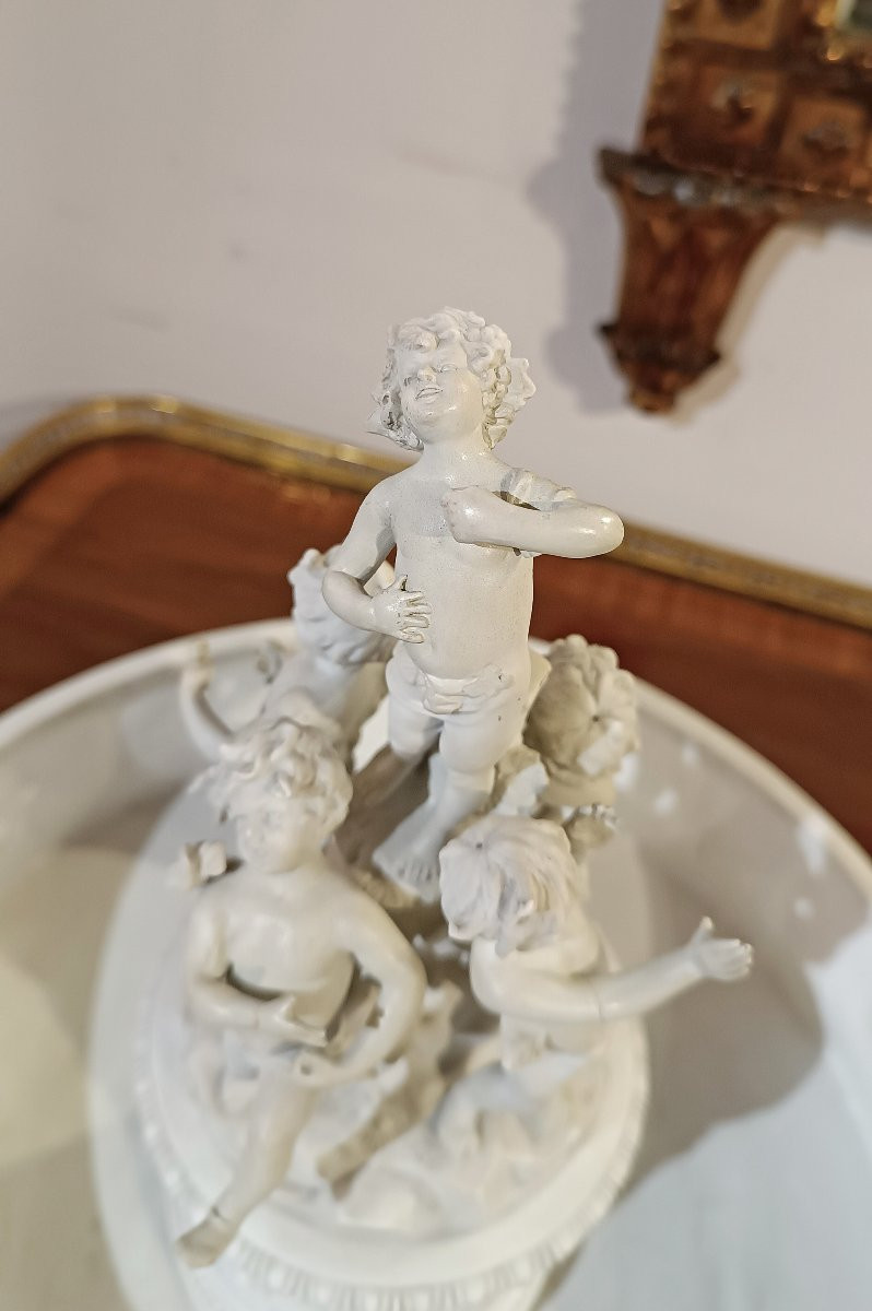 First Half Of The 19th Century Porcelain Biscuit Centerpiece-photo-1