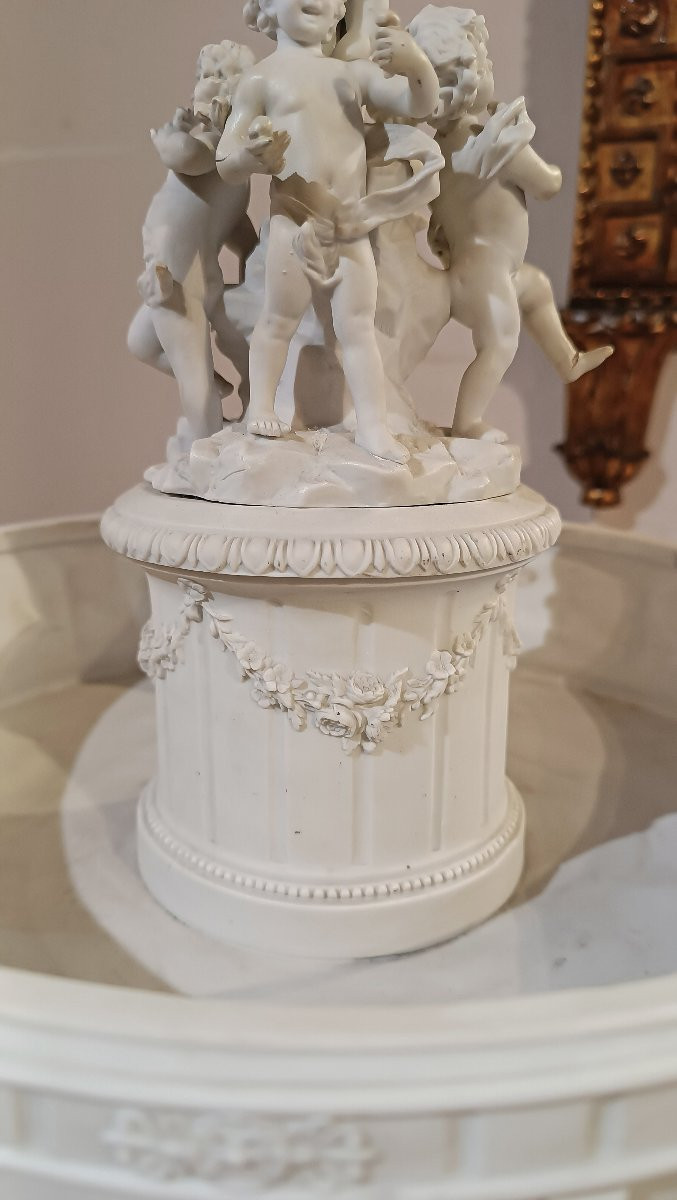 First Half Of The 19th Century Porcelain Biscuit Centerpiece-photo-7