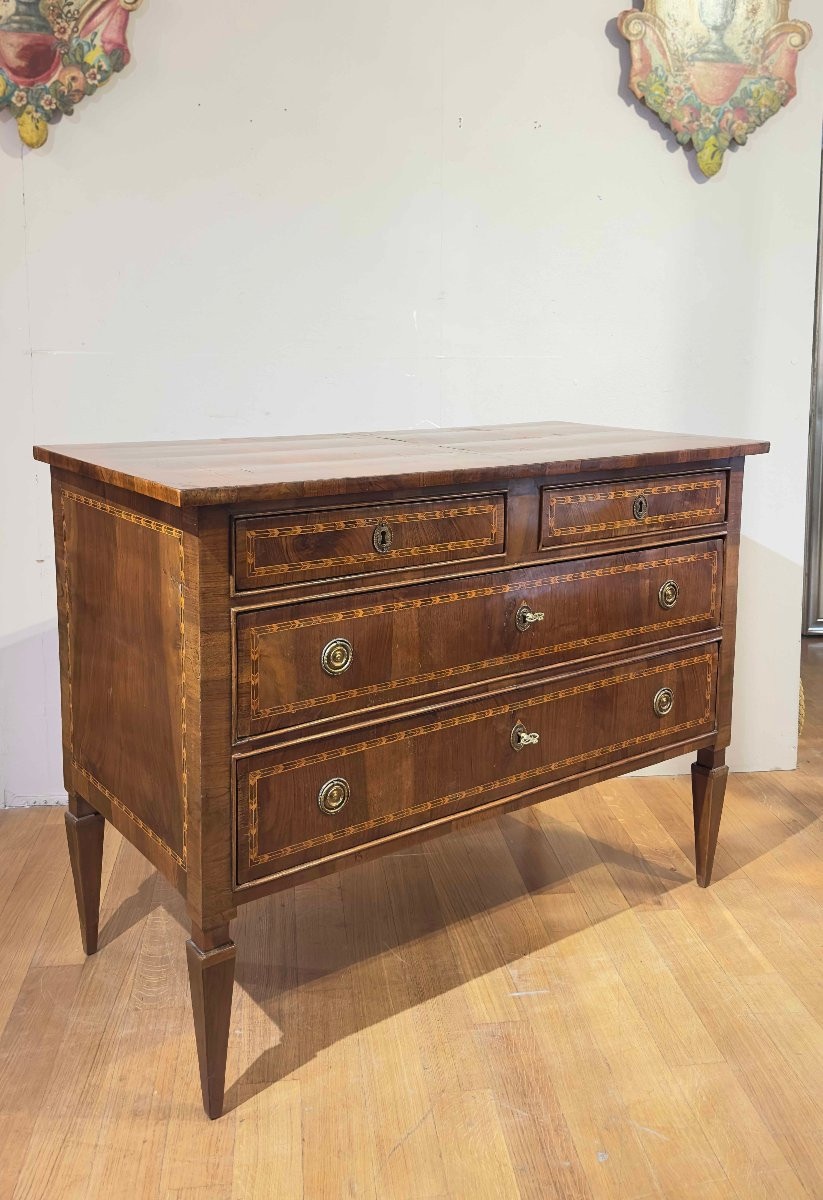 Second Half Of The 18th Century Neoclassical Walnut Feather Chest Of Drawers-photo-2