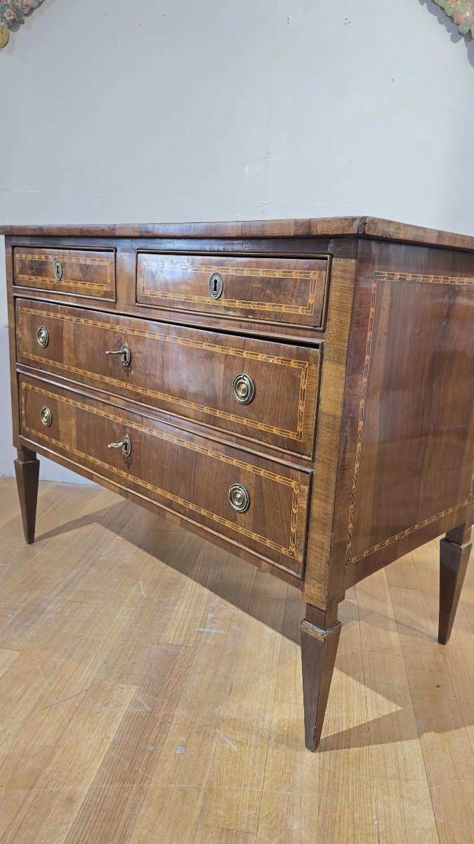 Second Half Of The 18th Century Neoclassical Walnut Feather Chest Of Drawers-photo-3