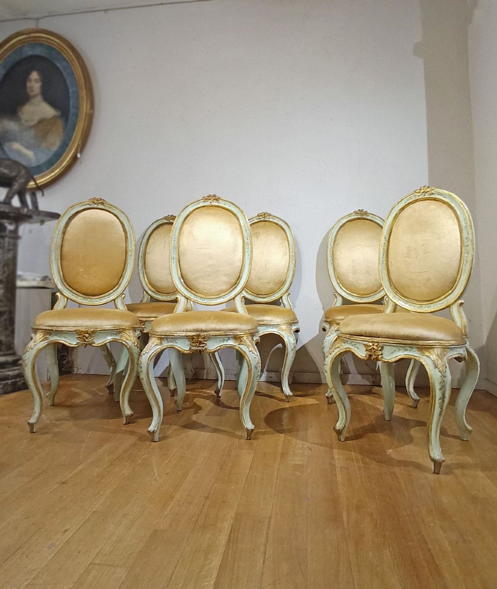 SIX CHAISES LOUIS XV EN BOIS LAQUÉ, PEINT ET DORÉ MILIEU DU 18ème SIÈCLE-photo-6