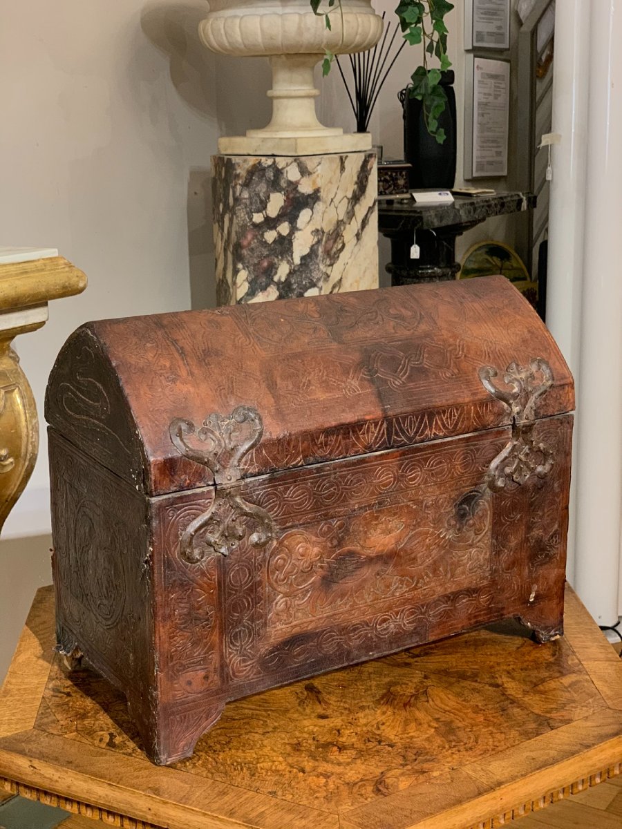 BOÎTE POUR BOUGEOIR EN CUIR 19ème SIÈCLE-photo-1