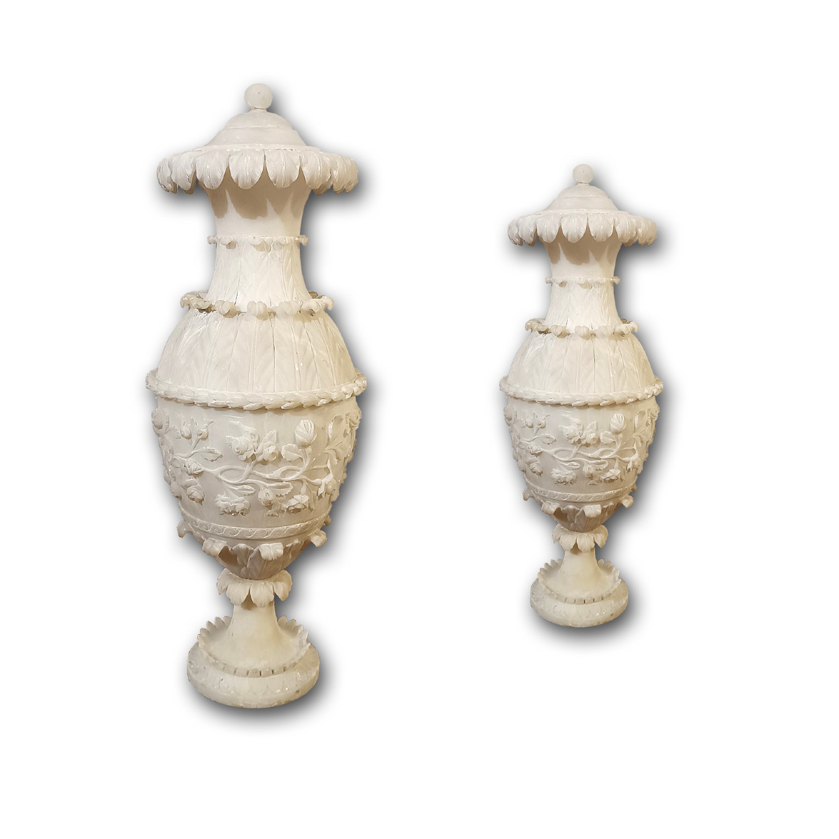 PAIRE DE VASES EN ALBÂTRE SECONDE MOITIÉ DU 18ème SIÈCLE