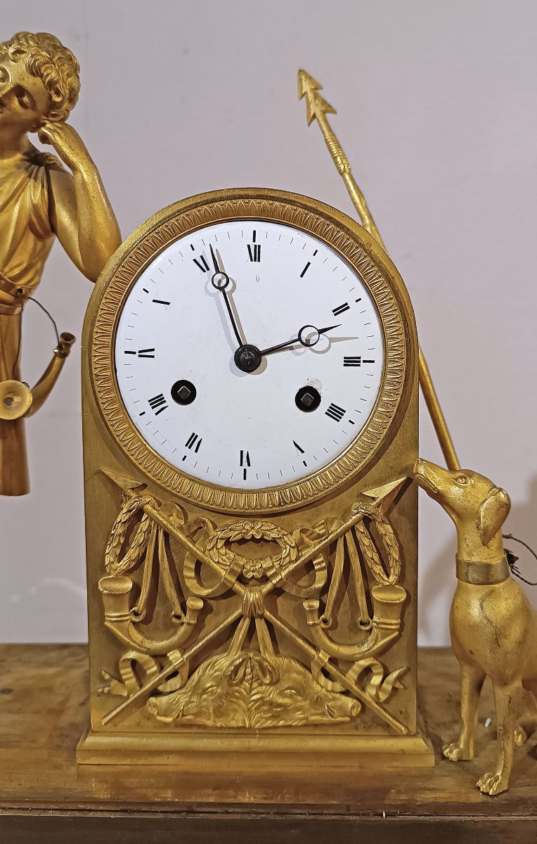 PENDULE EN BRONZE DORÉ À L'EFFIGIE D'ADONIS FIN DU 18ème SIÈCLE-photo-2