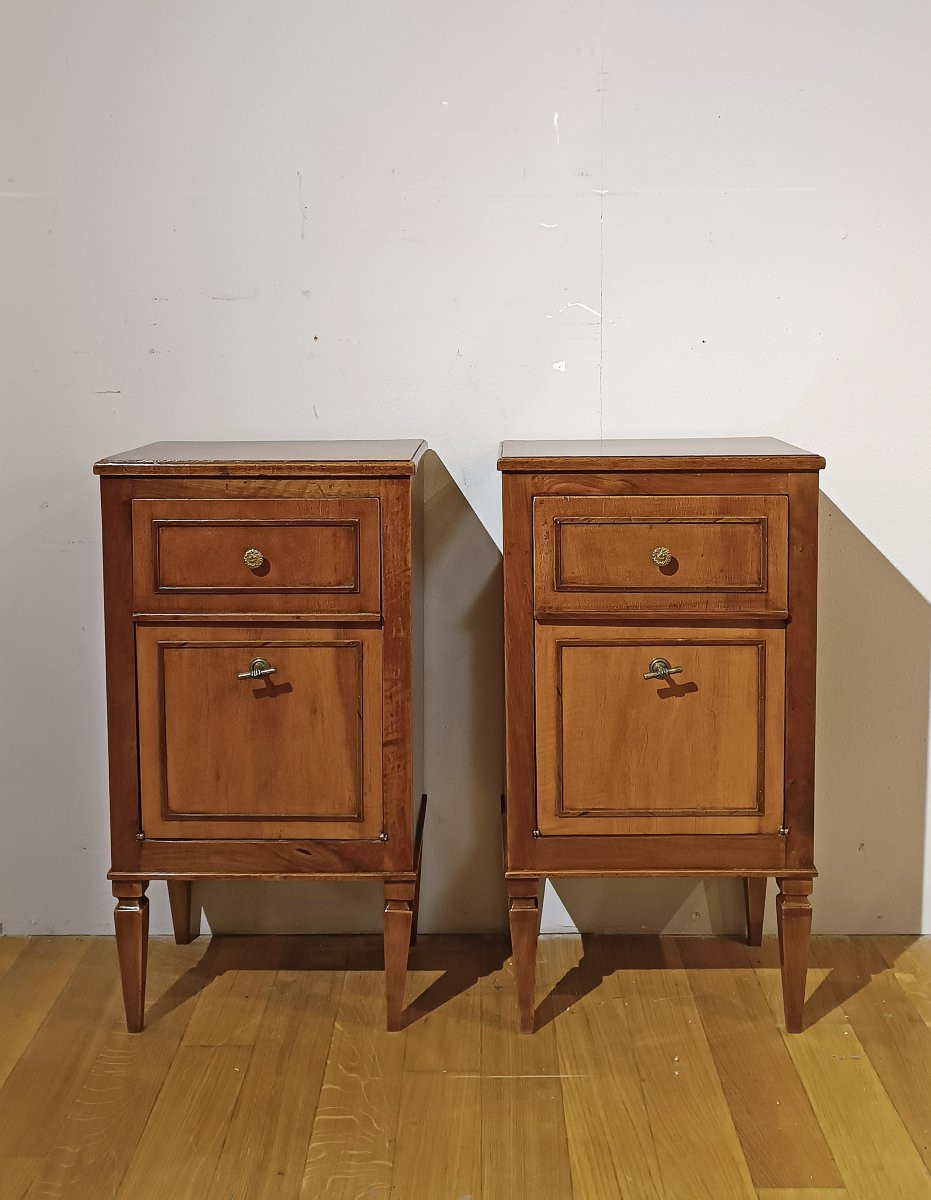 Late 18th Century Pair Of Louis XIV Walnut Bedside Tables-photo-2