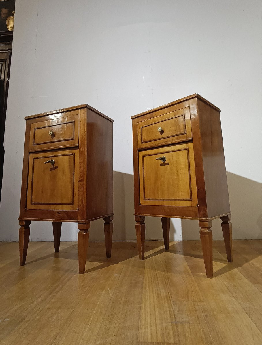 Late 18th Century Pair Of Louis XIV Walnut Bedside Tables-photo-5