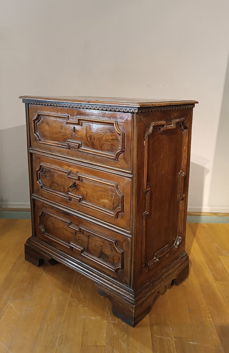 End Of 17th Century Louis XIV Walnut Chest -photo-3