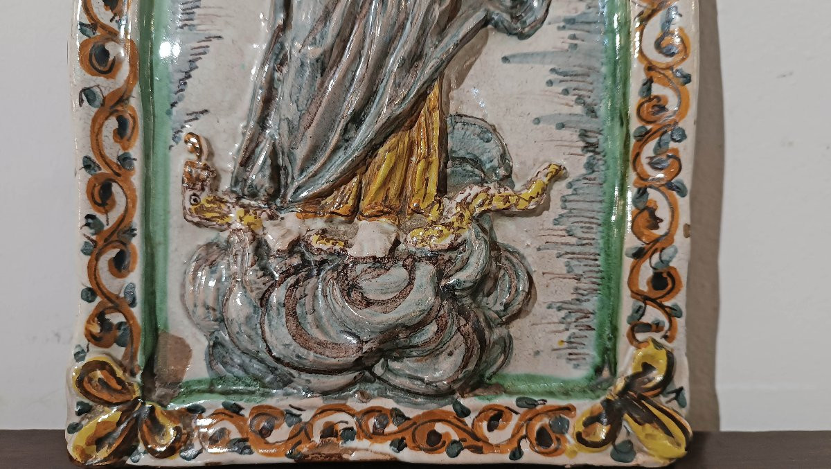 Late 17th Century Montelupo Majolica Plaque With Virgin -photo-1