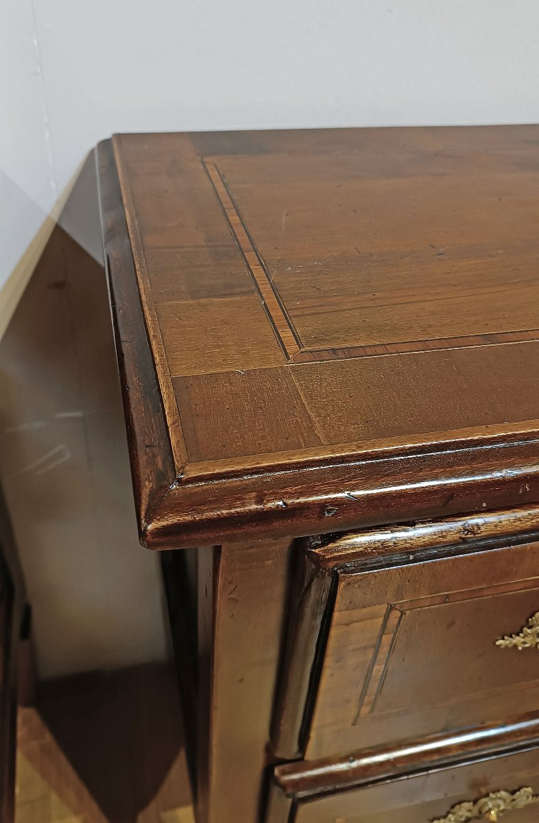 Second Half Of The 18th Century Pair Of Neoclassical Nightstands In Walnut With Inlays-photo-4