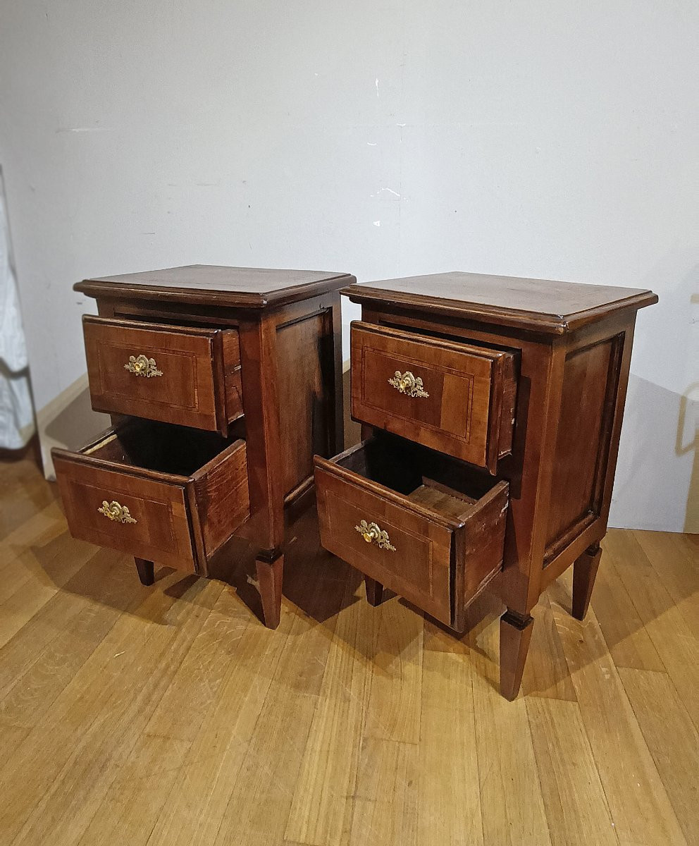 Second Half Of The 18th Century Pair Of Neoclassical Nightstands In Walnut With Inlays-photo-5