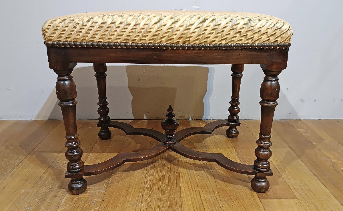 Second Half Of The 17th Century Pair Of Turned Walnut Stools-photo-3