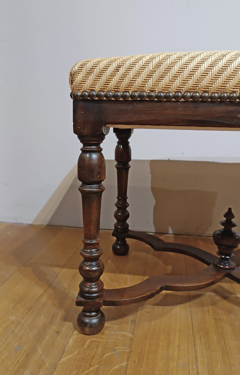 Second Half Of The 17th Century Pair Of Turned Walnut Stools-photo-4